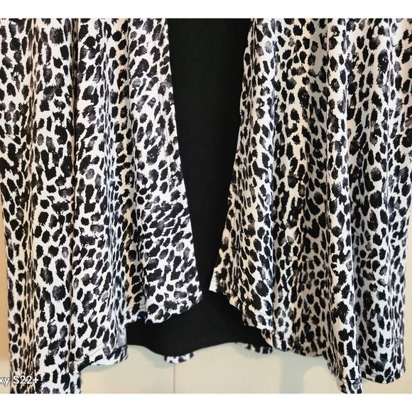 F31 Notations leopard print blouse petite - Picture 3 of 11